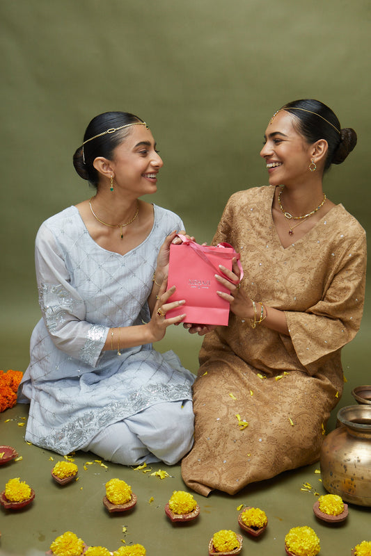 Best Wedding Gifts for Her: Premium 925 Silver Jewellery Gift Ideas She’ll Truly Love