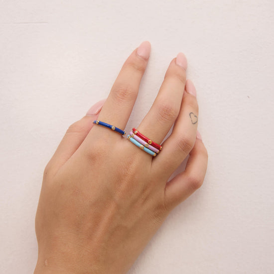 Gold-plated 925 silver multi-colour bands from the Enishi collection, celebrating unity and individuality — model - close-up shot 1 