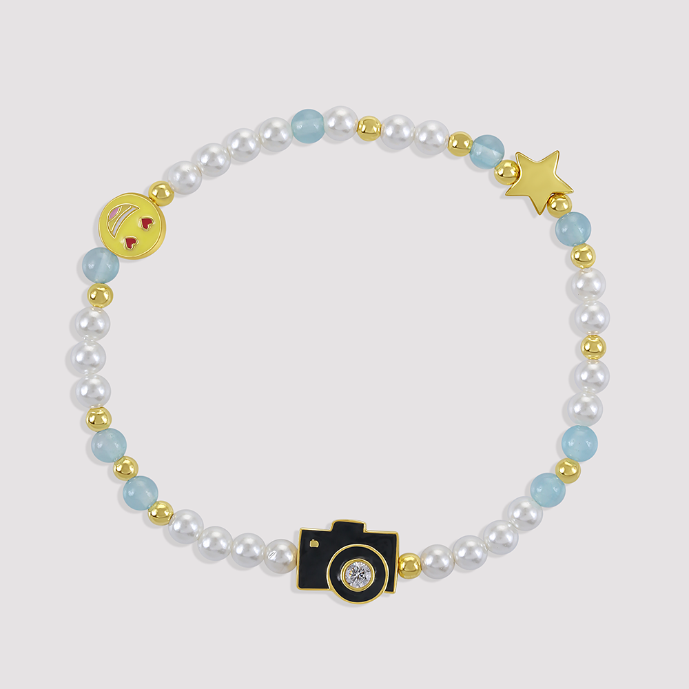 Gold-plated 925 silver bracelet from the Enishi collection, vibrant and symbolic of connection — product - front shot.