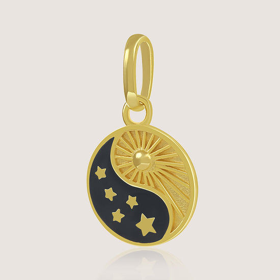 Gold-plated 925 silver charm from the Enishi collection, symbolizing friendship and connection — product - side shot.