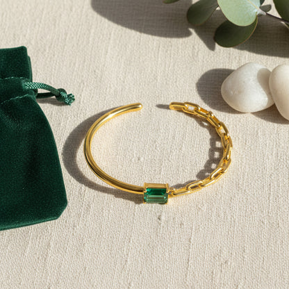 Flat Lay 2 of KiraKira Emerald Cuff | 925 Silver Gold-Plated from Nishani’s Kira Kira festive collection — handcrafted emerald jewelry, bracelet in gold-plated 925 silver.