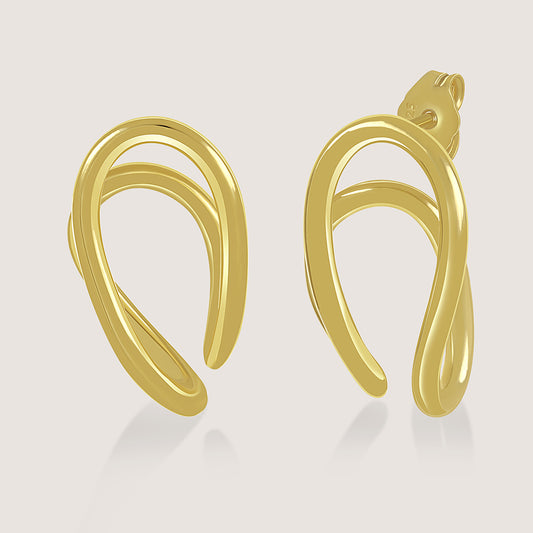  Front of Ukiyo Curved Studs — a minimal, gold-plated 925 silver design crafted for everyday wear from Nishani’s Ukiyo collection.