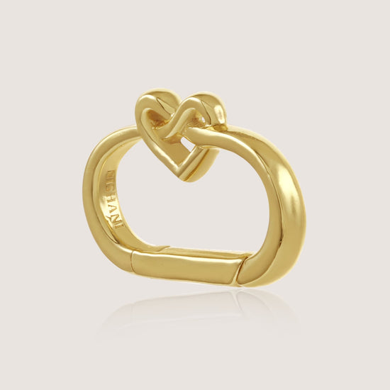 Charm carrier Heart knot lock 2