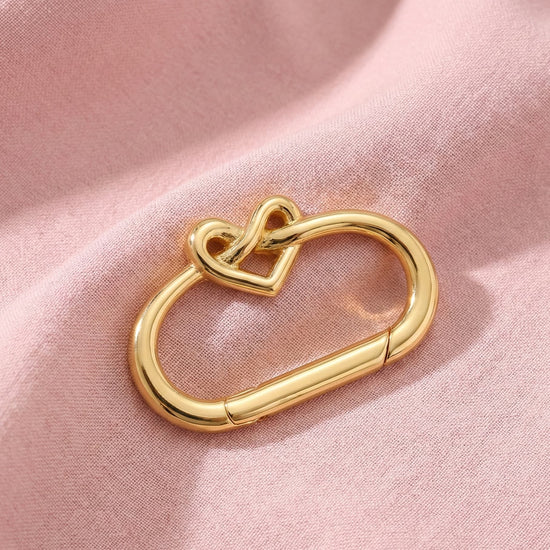 Charm carrier Heart knot lock 3