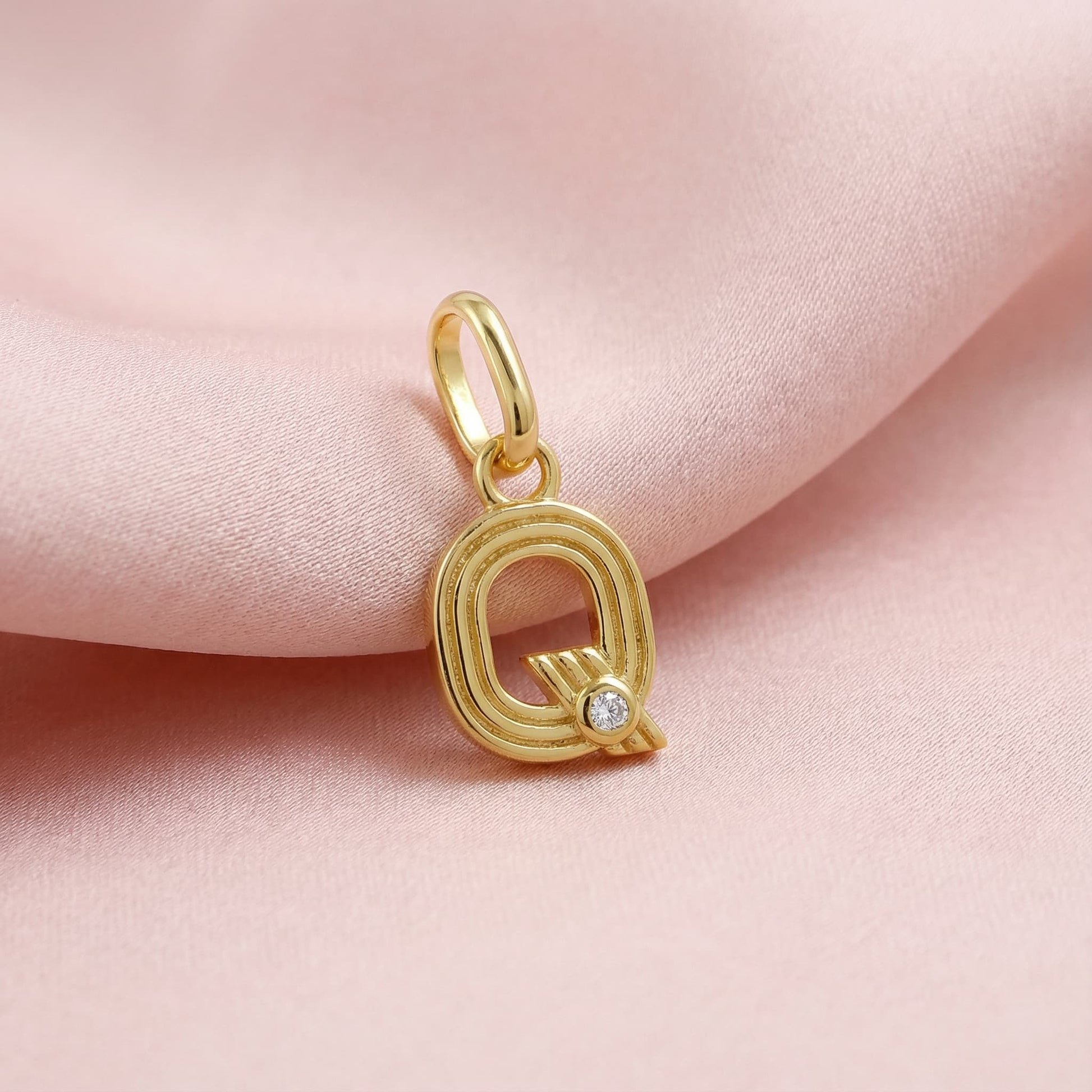 Initials charm pendant Q