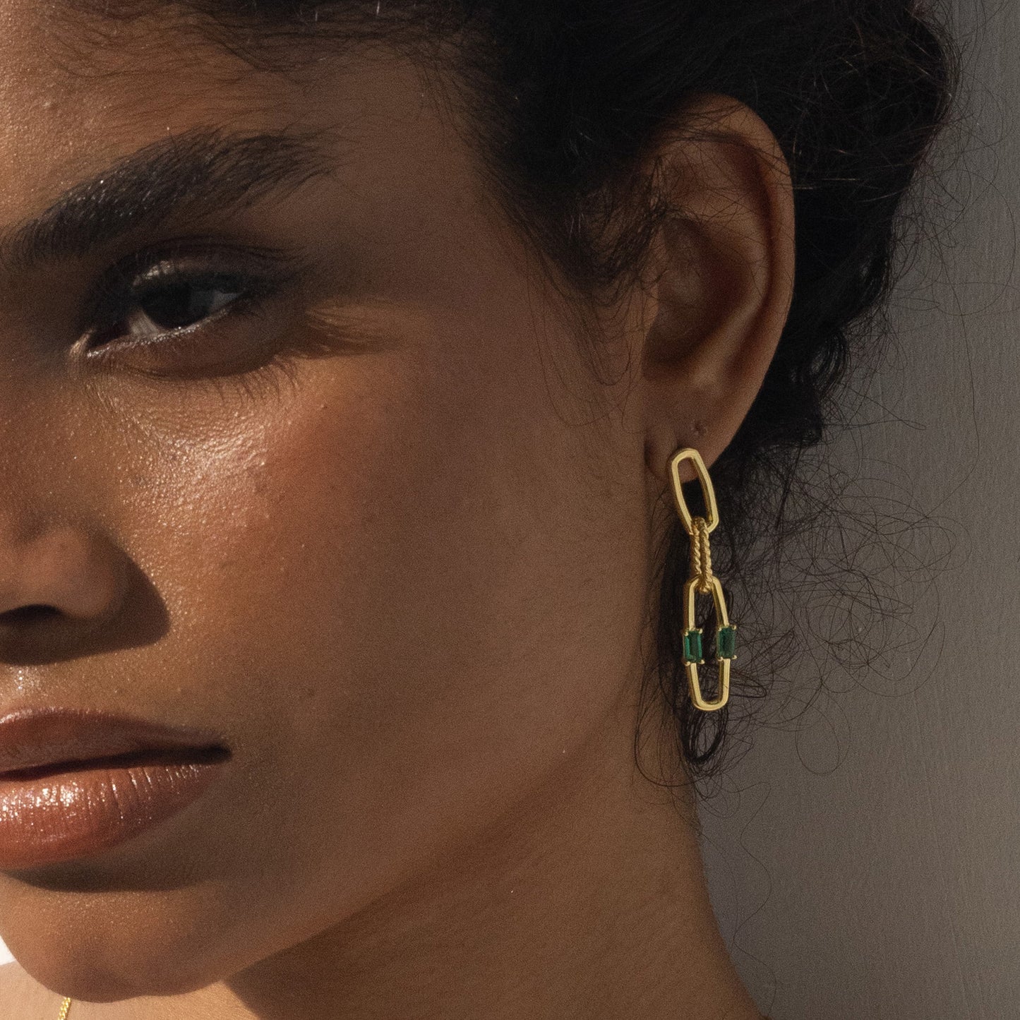 KiraKira Danglers –  highlighting its festive sparkle and glamour, part of Nishani’s KiraKira Collection.