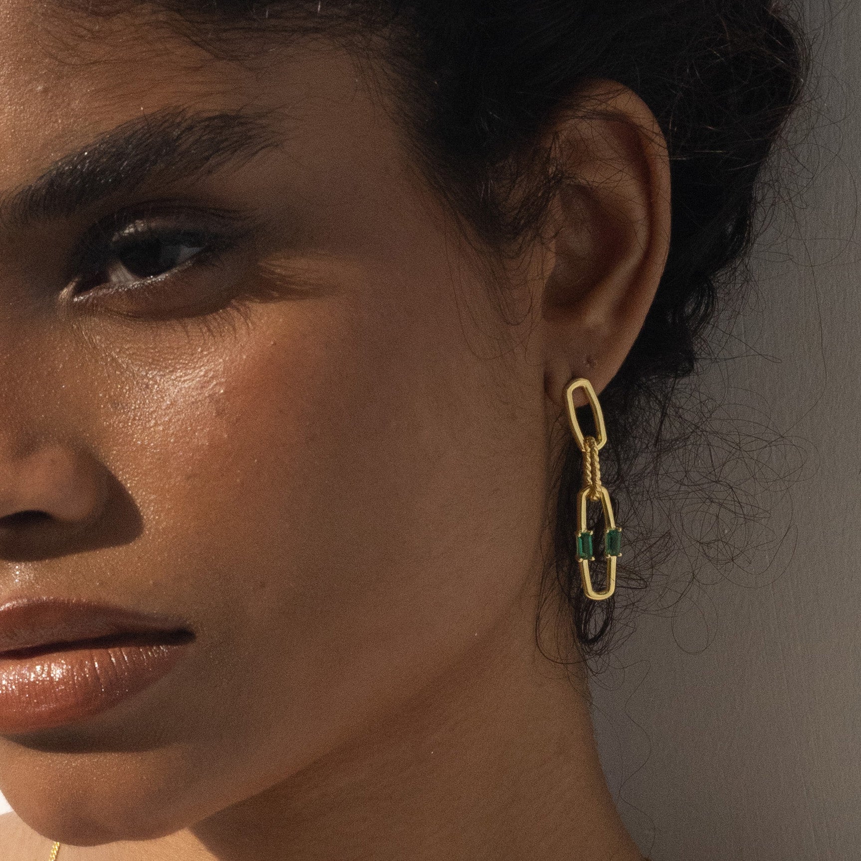 KiraKira Danglers –  highlighting its festive sparkle and glamour, part of Nishani’s KiraKira Collection.