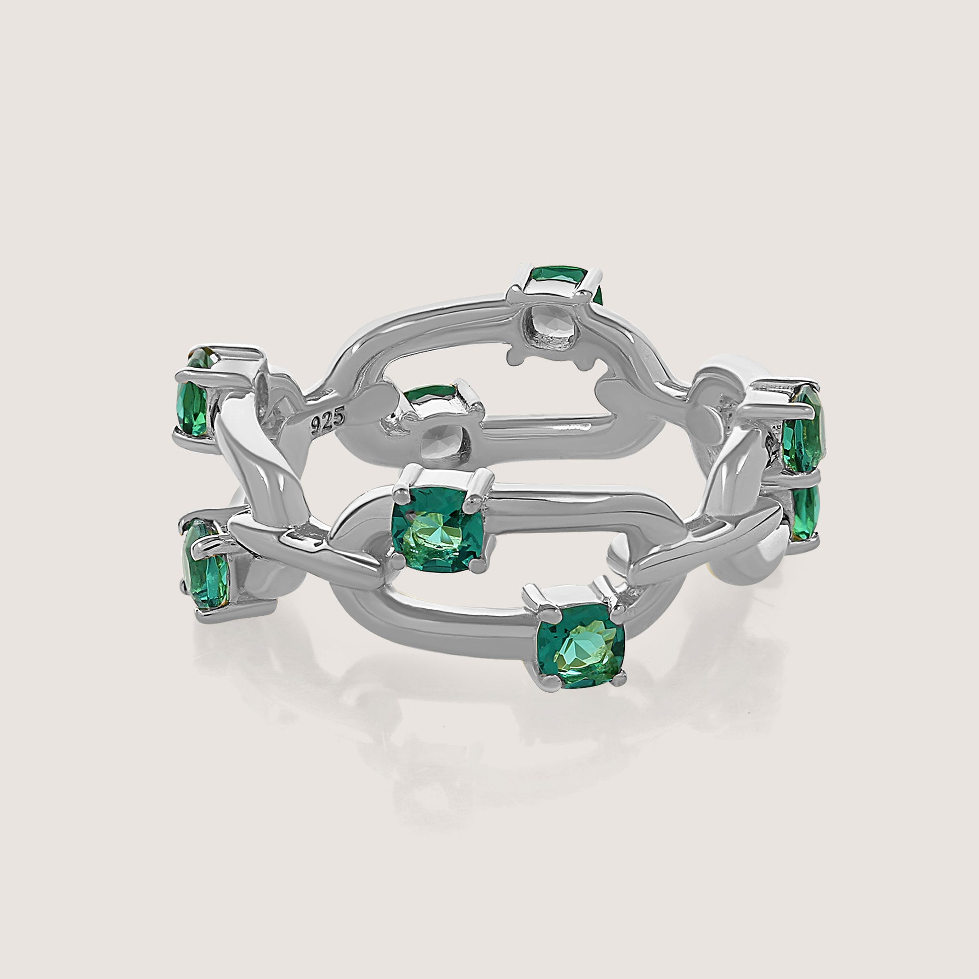 KiraKira Ring –  highlighting its festive sparkle and glamour, part of Nishani’s KiraKira Collection.