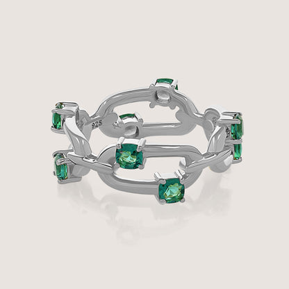 KiraKira Ring –  highlighting its festive sparkle and glamour, part of Nishani’s KiraKira Collection.