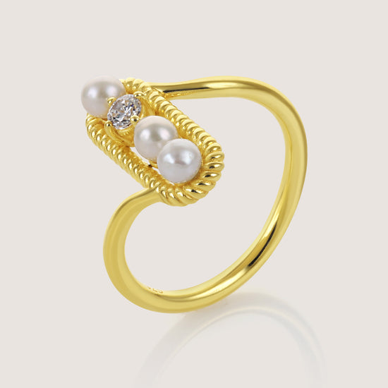 Mizuki Pearl Ring – highlighting its pearl elegance and sophisticated charm, part of Nishani’s Mizuki Collection.