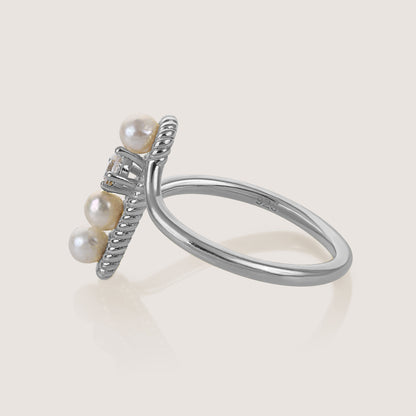 Mizuki Pearl Ring – highlighting its pearl elegance and sophisticated charm, part of Nishani’s Mizuki Collection.