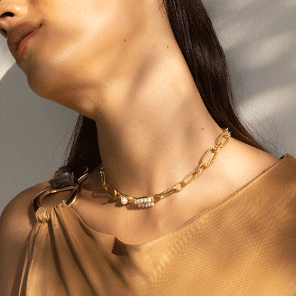 Mizuki Statement Pearl Choker –  highlighting its pearl elegance and sophisticated charm, part of Nishani’s Mizuki Collection.