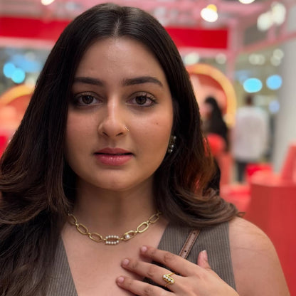 Mizuki Statement Pearl Choker –  highlighting its pearl elegance and sophisticated charm, part of Nishani’s Mizuki Collection.