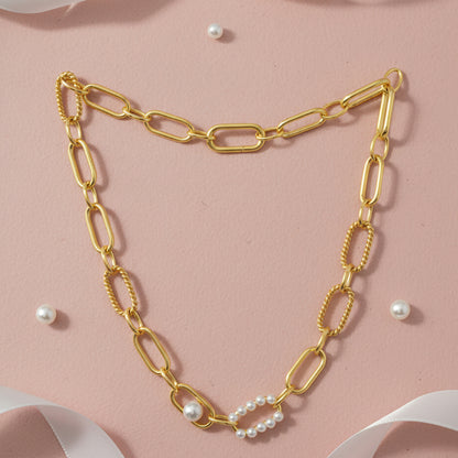 Mizuki Statement Pearl Choker –  highlighting its pearl elegance and sophisticated charm, part of Nishani’s Mizuki Collection.