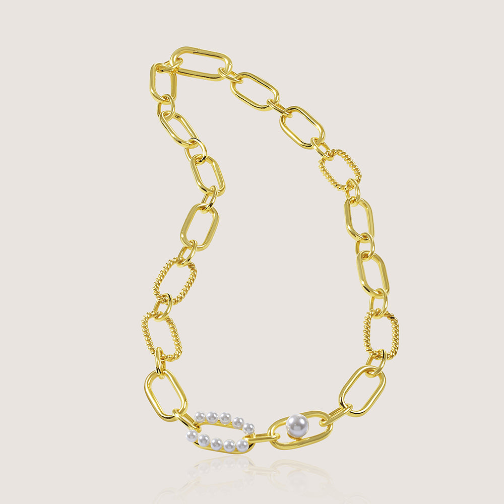 Mizuki Statement Pearl Choker –  highlighting its pearl elegance and sophisticated charm, part of Nishani’s Mizuki Collection.