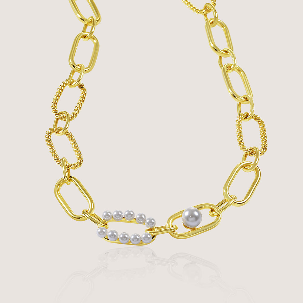 Mizuki Statement Pearl Choker –  highlighting its pearl elegance and sophisticated charm, part of Nishani’s Mizuki Collection.
