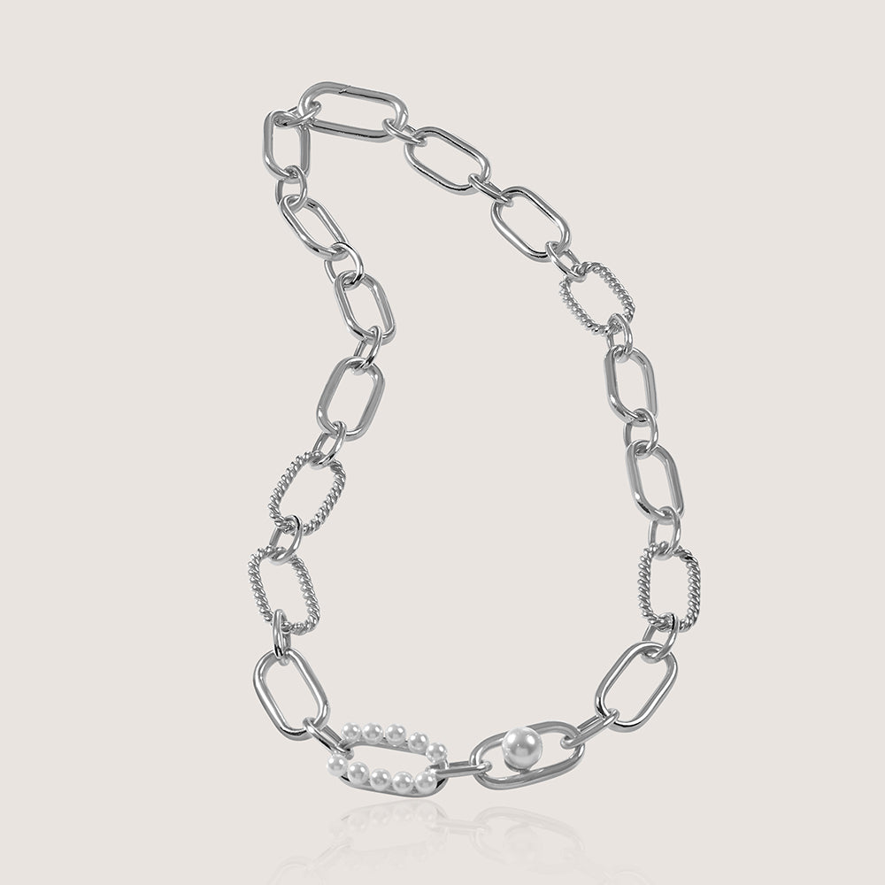 Mizuki Statement Pearl Choker –  highlighting its pearl elegance and sophisticated charm, part of Nishani’s Mizuki Collection.