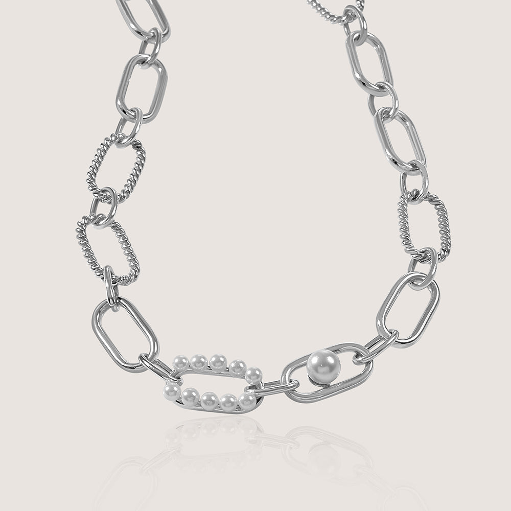 Mizuki Statement Pearl Choker –  highlighting its pearl elegance and sophisticated charm, part of Nishani’s Mizuki Collection.