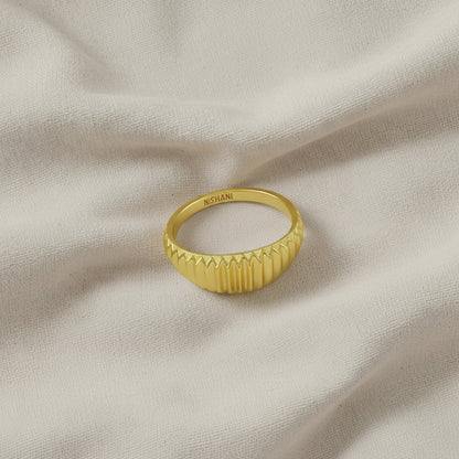 Ukiyo Ridges Ring — a minimal, gold-plated 925 silver design crafted for everyday wear from Nishani’s Ukiyo collection.
