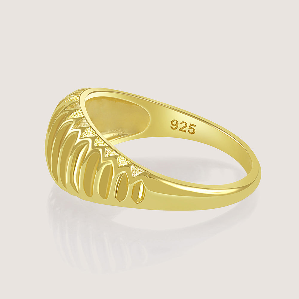 Ukiyo Ridges Ring — a minimal, gold-plated 925 silver design crafted for everyday wear from Nishani’s Ukiyo collection.