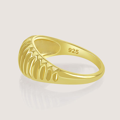 Ukiyo Ridges Ring — a minimal, gold-plated 925 silver design crafted for everyday wear from Nishani’s Ukiyo collection.