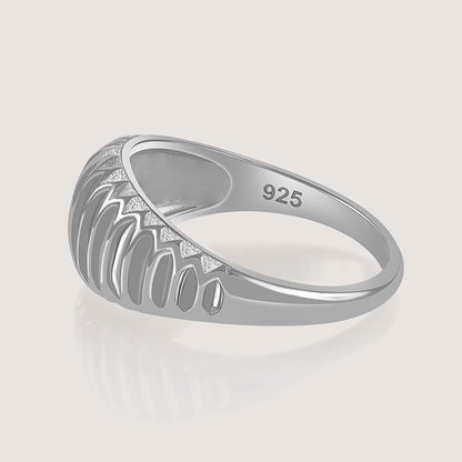 Ukiyo Ridges Ring — a minimal, rhodium-plated 925 silver design crafted for everyday wear from Nishani’s Ukiyo collection.