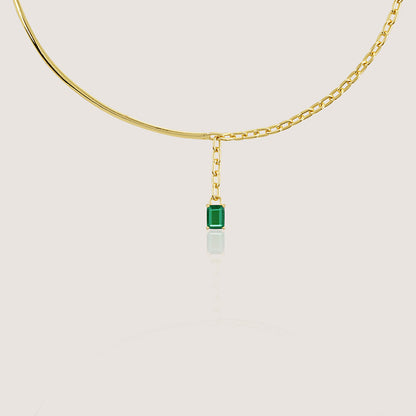 White Background - Close-up of KiraKira Emerald Choker | 925 Silver Gold-Plated from Nishani’s Kira Kira festive collection — handcrafted emerald jewelry, necklace in gold-plated 925 silver.