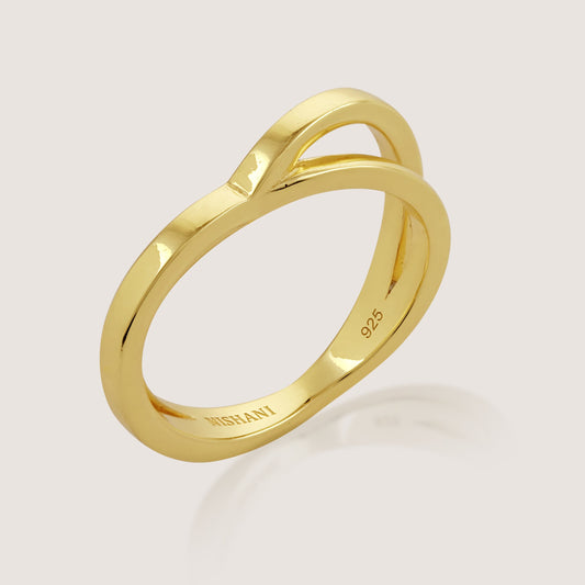 intertwined heart ring crafted in 925 sterling silver, available in gold and rhodium-plated finish